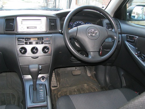 Interior and trunk photo - Toyota Allex 15 L 2004