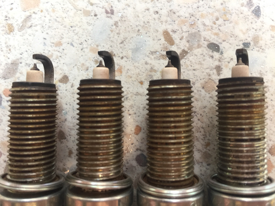 Замена свечей и чистка дроссельной заслонки — KIA Ceed SW (2G), 1,6 л ...