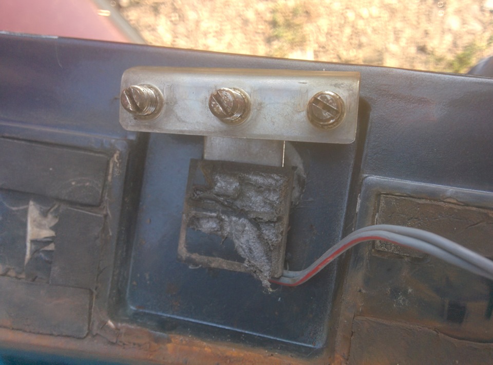 Как крепить оригинальный спойлер Hella. — BMW 5 series (E34), 4 л ...