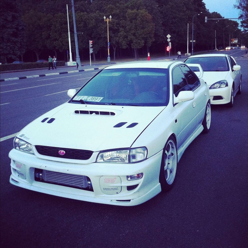 Subaru Impreza WRX 22b белая