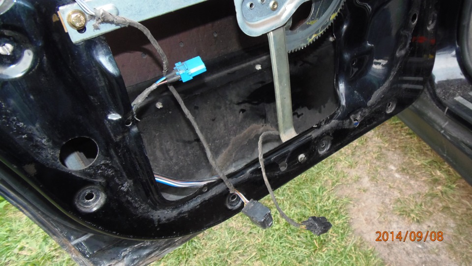 Задние электростеклоподъемники — BMW 5 series (E34), 2 л, 1992 года ...