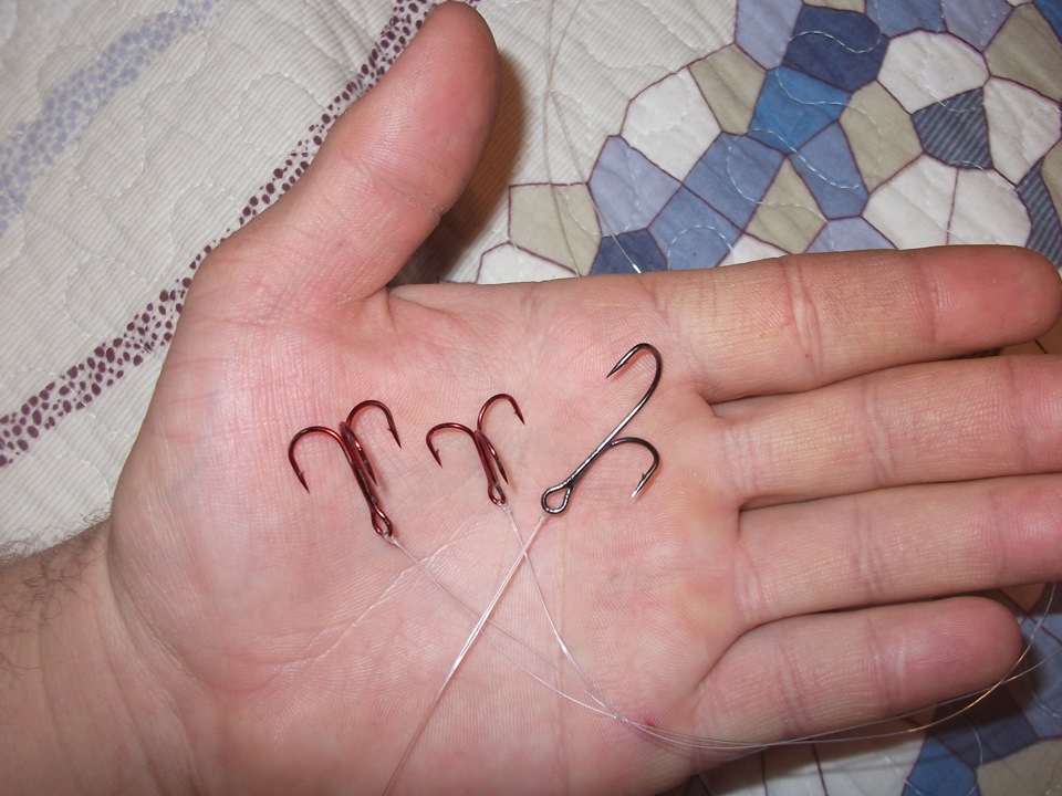 Двойной крючок cannelle 2025-z pike 2. Двойник на жерлицу для щуки. Крючки для живца на щуку. Двойной крючок для живца. Какие крючки на жерлицу.