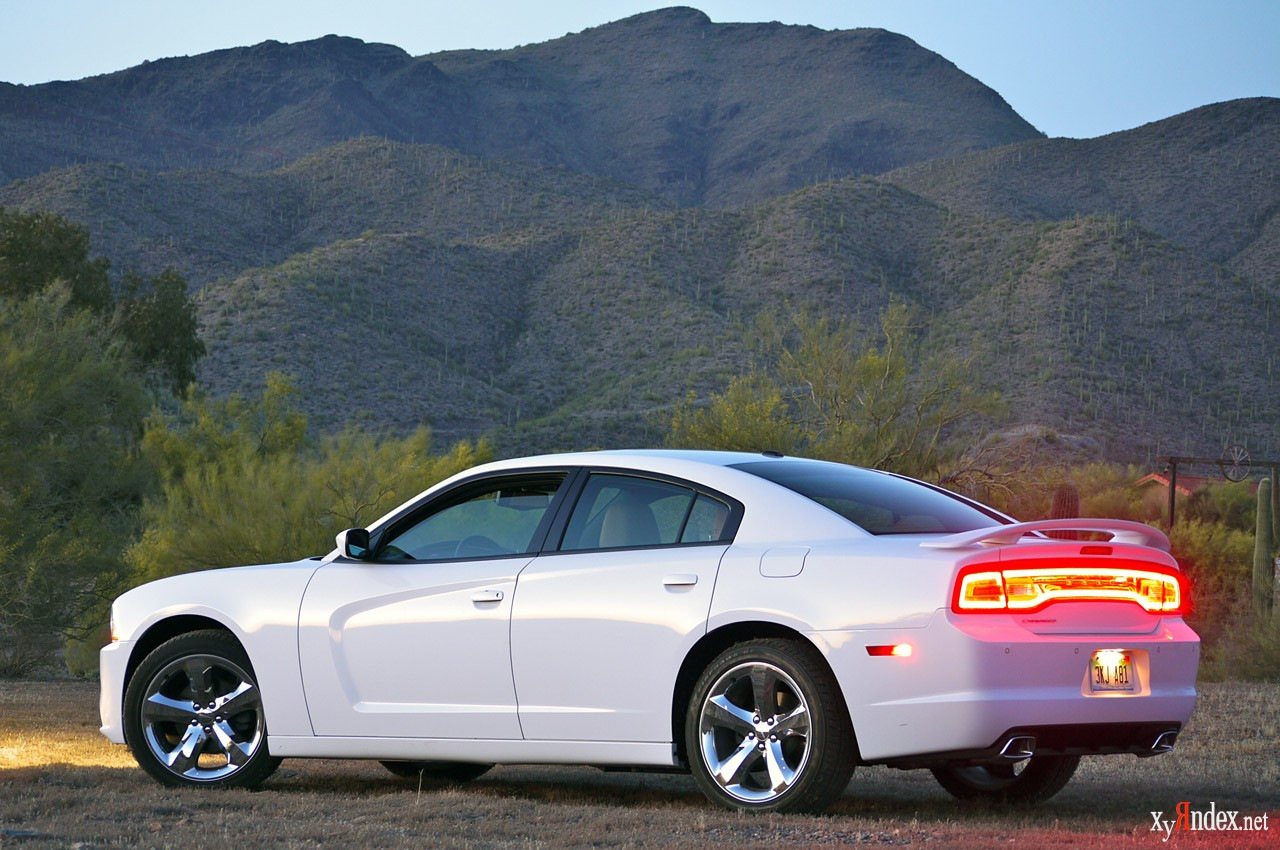 Dodge Charger 2010 седан