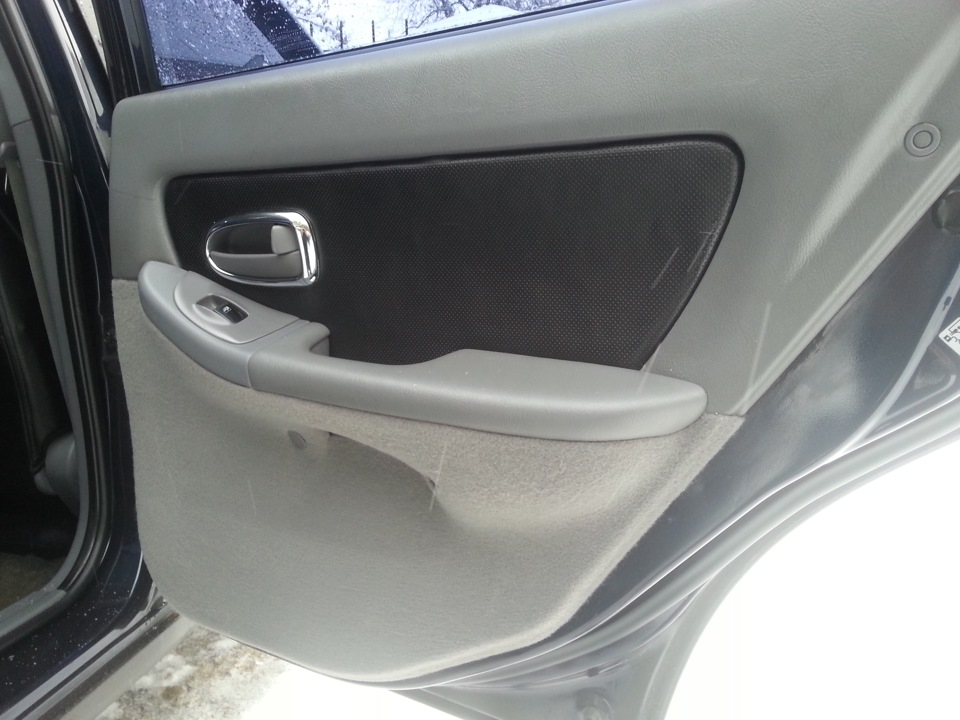 двери в кожу и обтяжка карпетом — Hyundai Elantra (3G), 1,6 л, 2005 ...