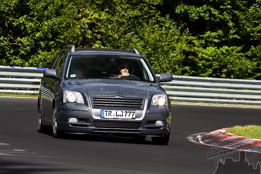 Nrburgring Toyota Avensis 20 2005 