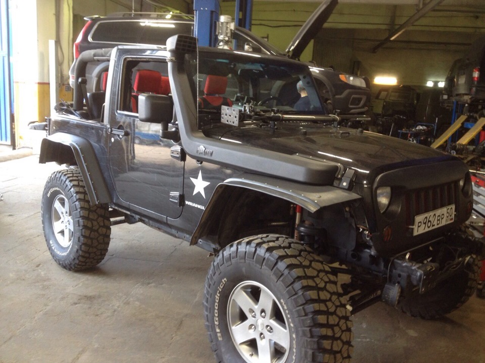 Wrangler JK on 32 Wheels