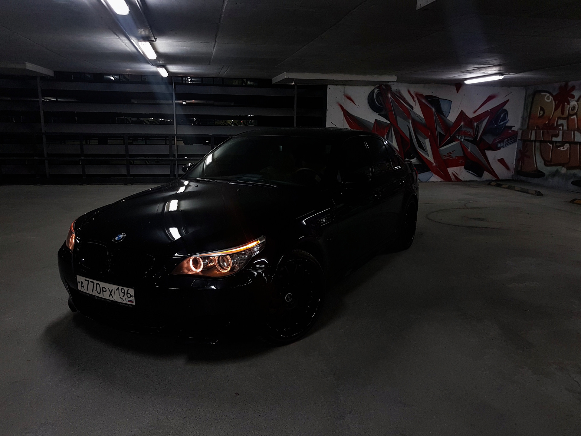 BMW e60 Black тонированная