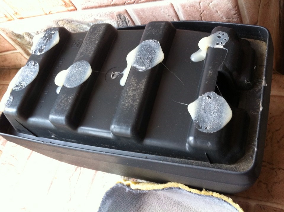 Обтяжка подлокотника приора — Lada Приора седан, 1,6 л, 2008 года ...