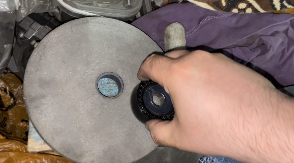 Замена ролика натяжителя ремня навесного оборудования . И лампочки ...