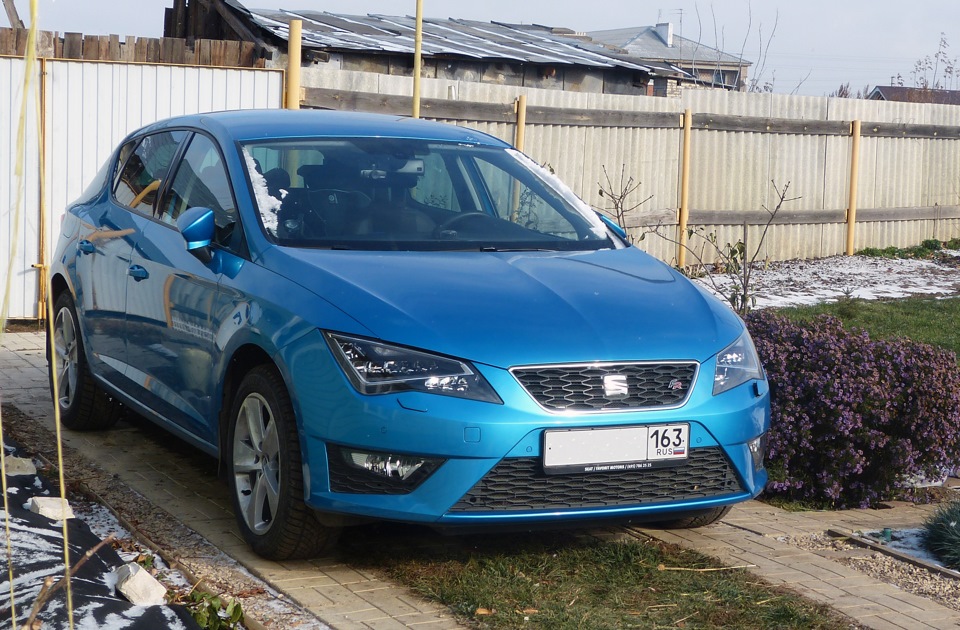 Стекло seat leon