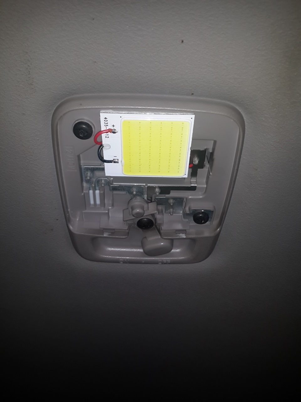 Замена ламп в потолочных светильниках, установка доп. стоп-сигнал .