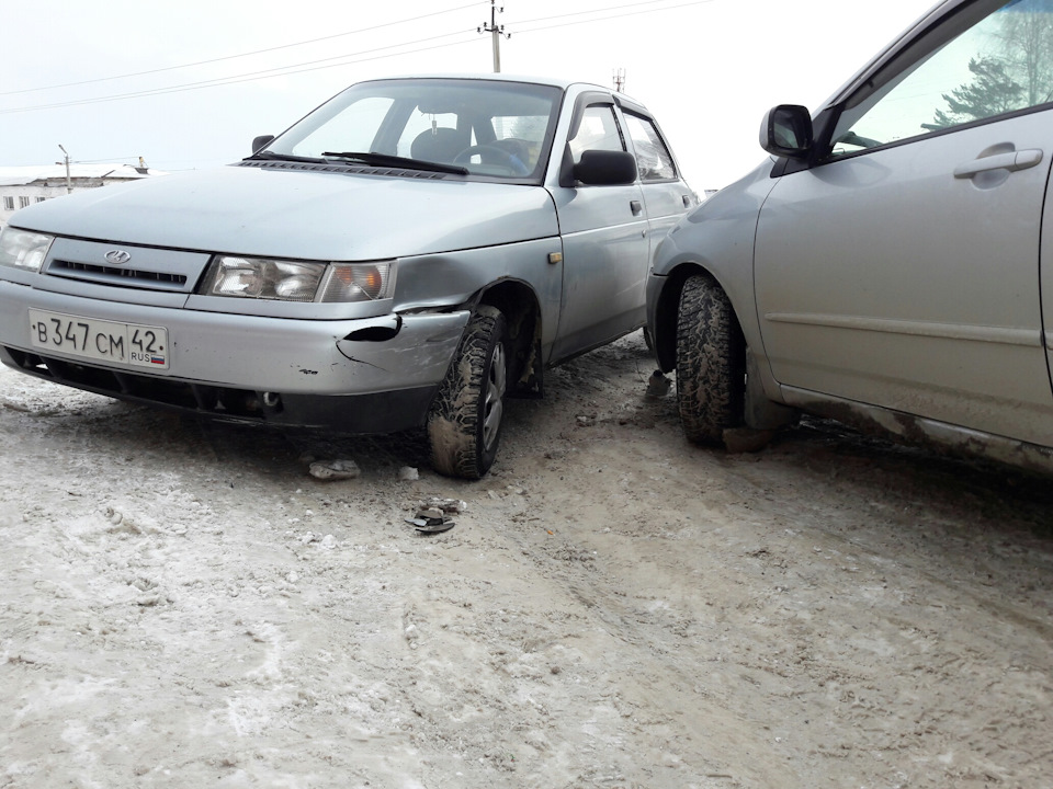 Небольшое ДТП после которого пришлось менять бампер — DRIVE2