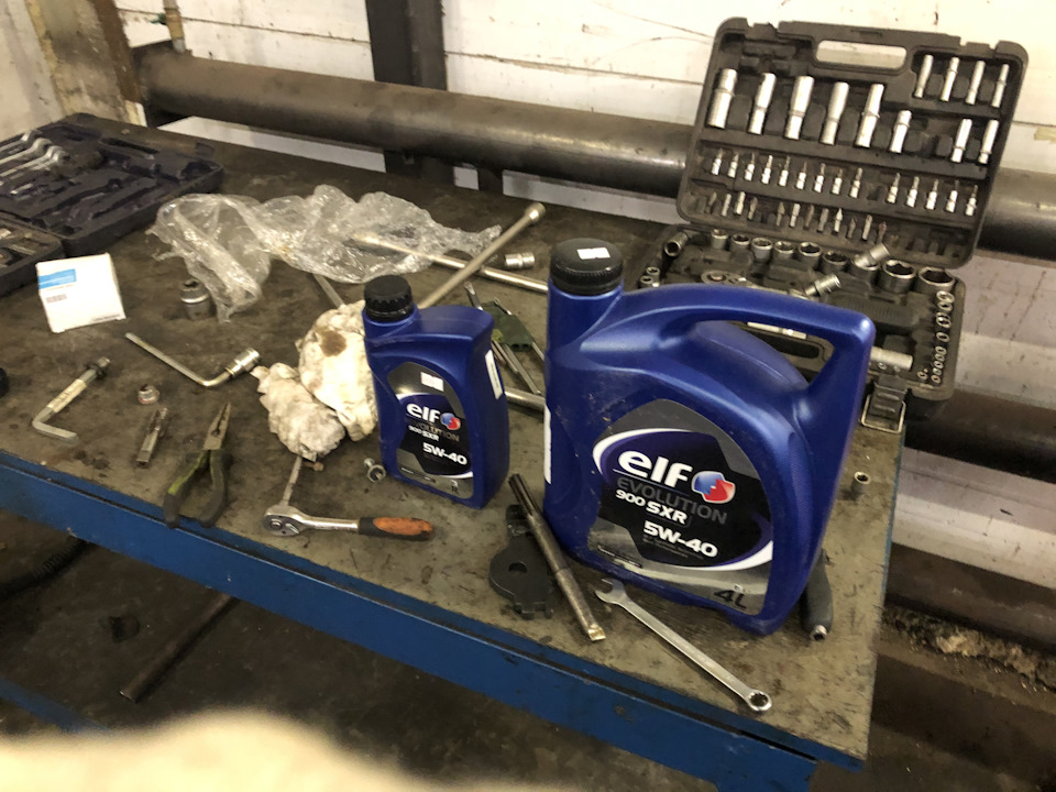 ТО-15 + нарезка резьбы в поддоне. — Renault Fluence, 1,6 л, 2012 года ...