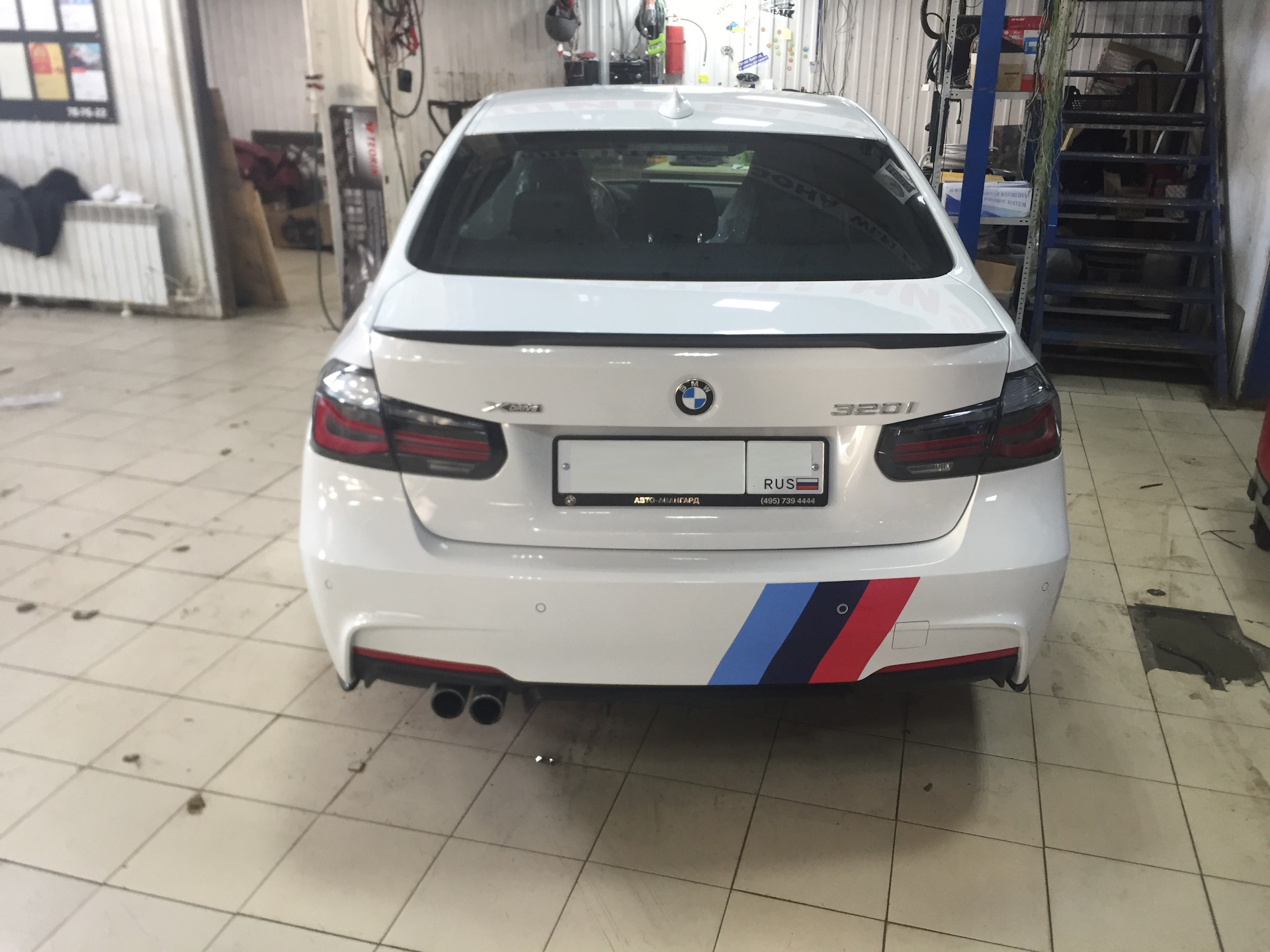 Bmw f30 фонарь заднего хода отказал