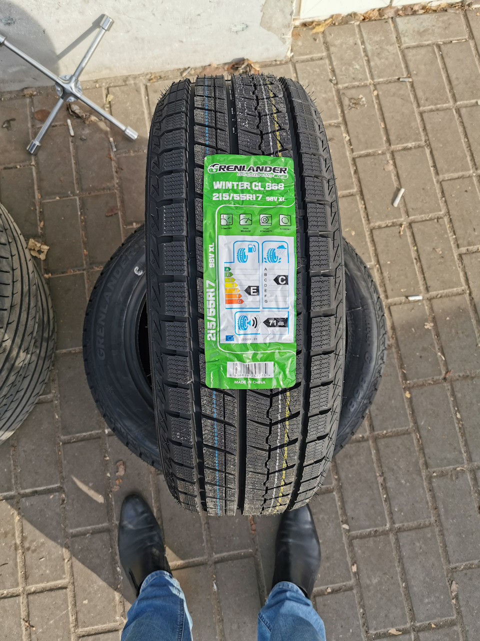 NEW 2022年製 225 60R17 グリンランダー GRENLANDER Winter GL868 4本総額29 520円 スタッドレスタイヤ  tronadores.com