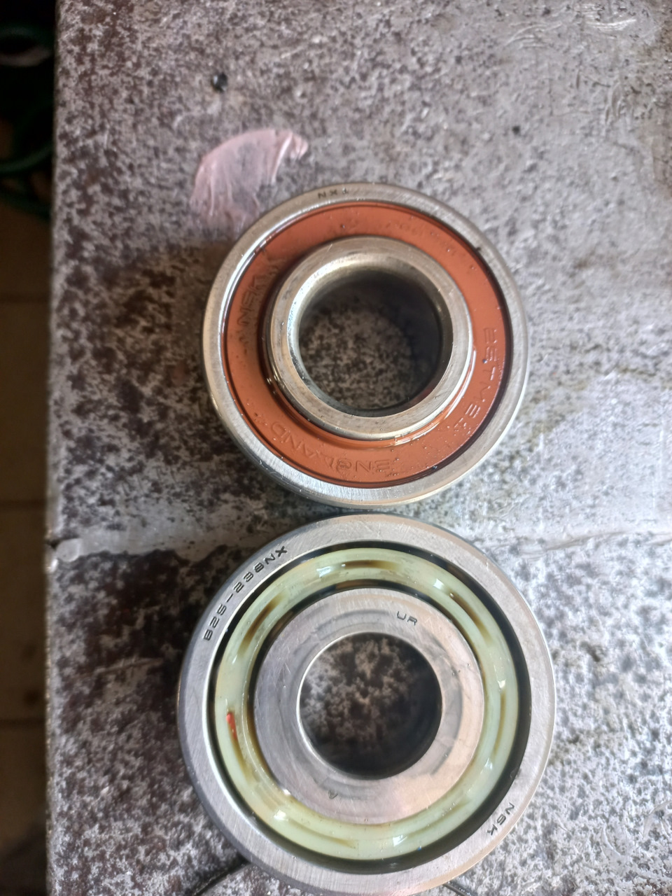 Один из подшипников покинул чат — Toyota Auris (1G)