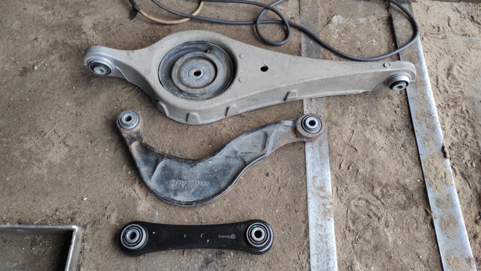 Правая сторона. — Volvo S80 (2G)