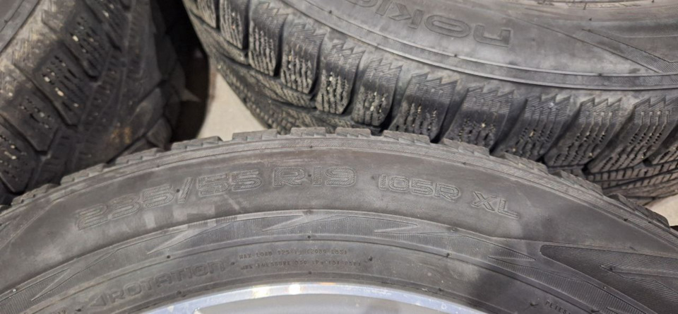 Шины зимние нешипованные Nokian 235/55 R19, литые диски Skoda 7Jx19 ...
