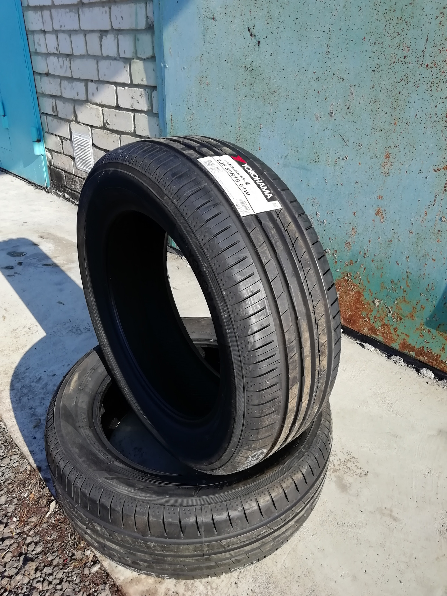 215 65 r16 98h. Yokohama Earth 205 55 16. Шины Йокогама Блю Earth ae50. Yokohama Blue Earth 205/55r16. Yokohama Blue Earth AE 50.