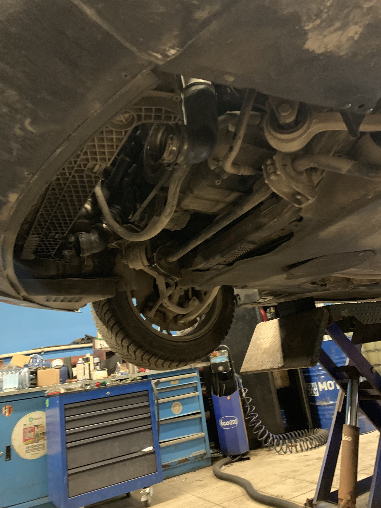 Промывка Интеркулера — BMW 5 series (E60), 3 л, 2006 года | своими ...