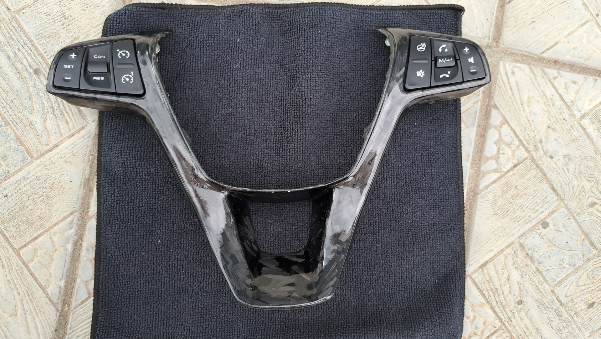 Ламинация кованным карбоном — Lada Vesta (1G), 1,6 л, 2021 года ...