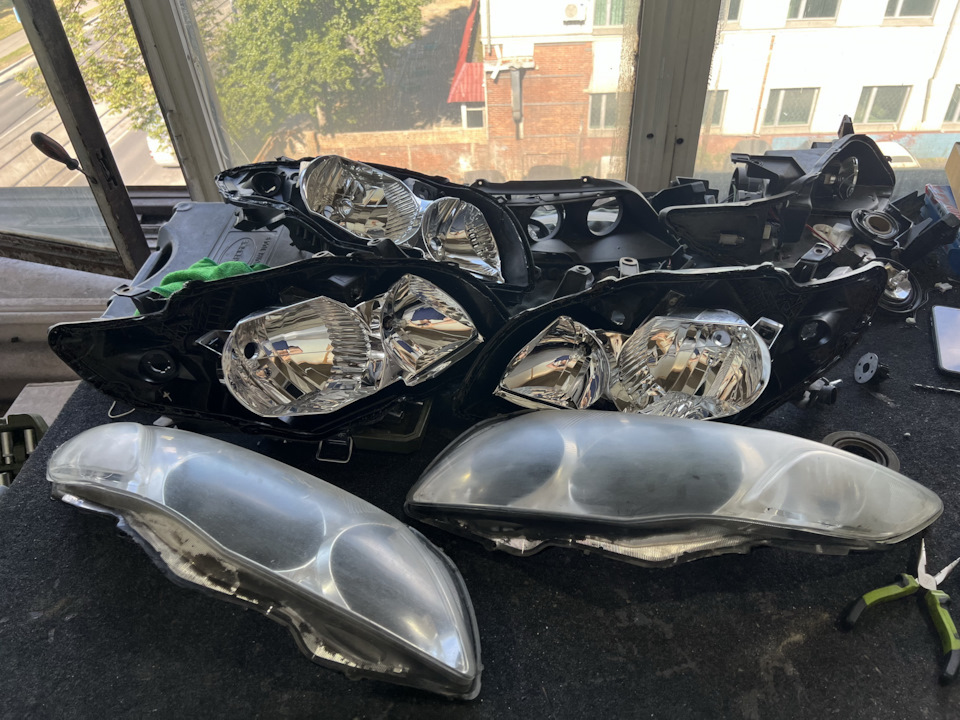 Как разобрать переднюю и заднюю фару на Киа Рио? - Киянова.ру