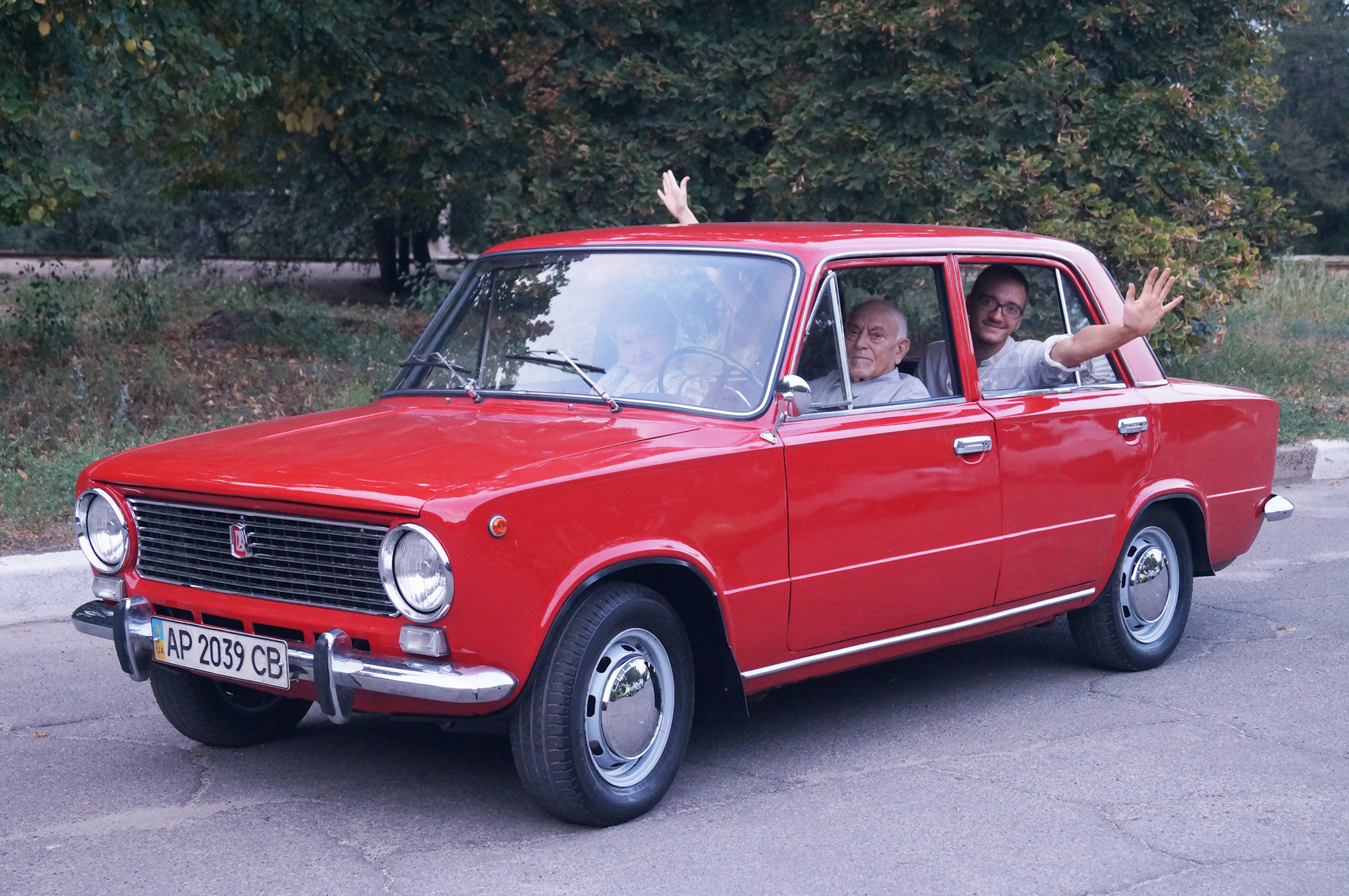 жигули деда. жигули деда. ваз 2103 кэнди. ваз 2102 ржавая. радмир обновление 5.