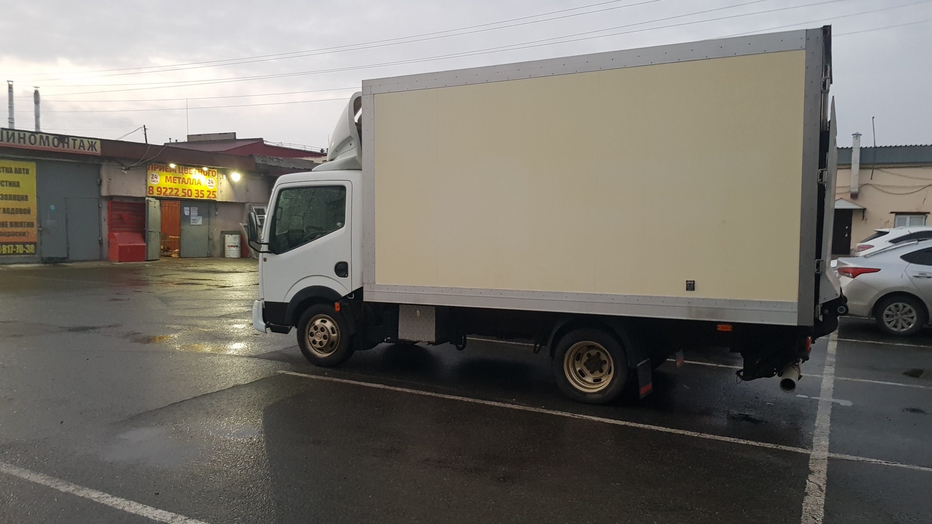 Nissan Cabstar будка фургон