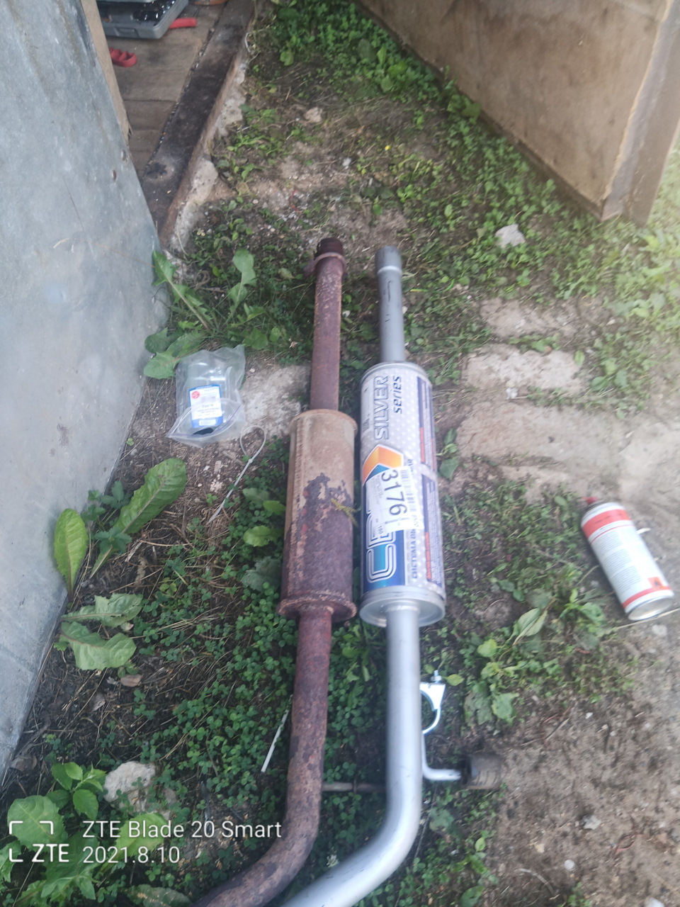 Замена резонатора на Рено Логан — Renault Logan (1G), 1,4 л, 2008 года ...