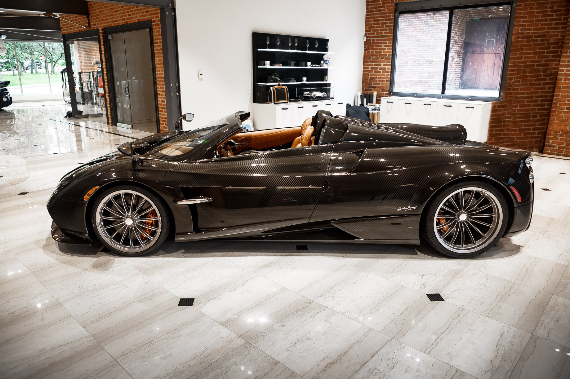 Pagani Huayra Roadster dtw86