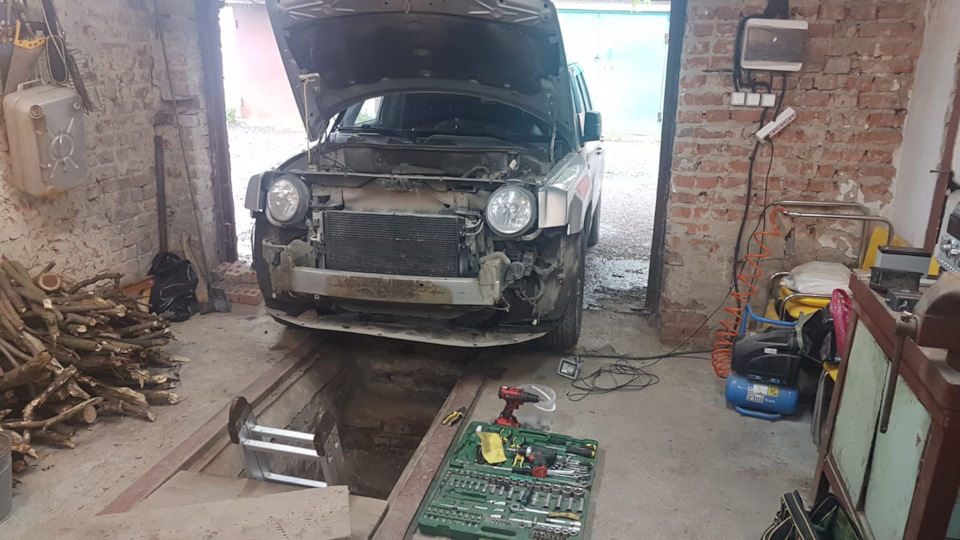 Да будет свет! Замена ПТФ на линзованую китайчатину. — Jeep Liberty (KK ...