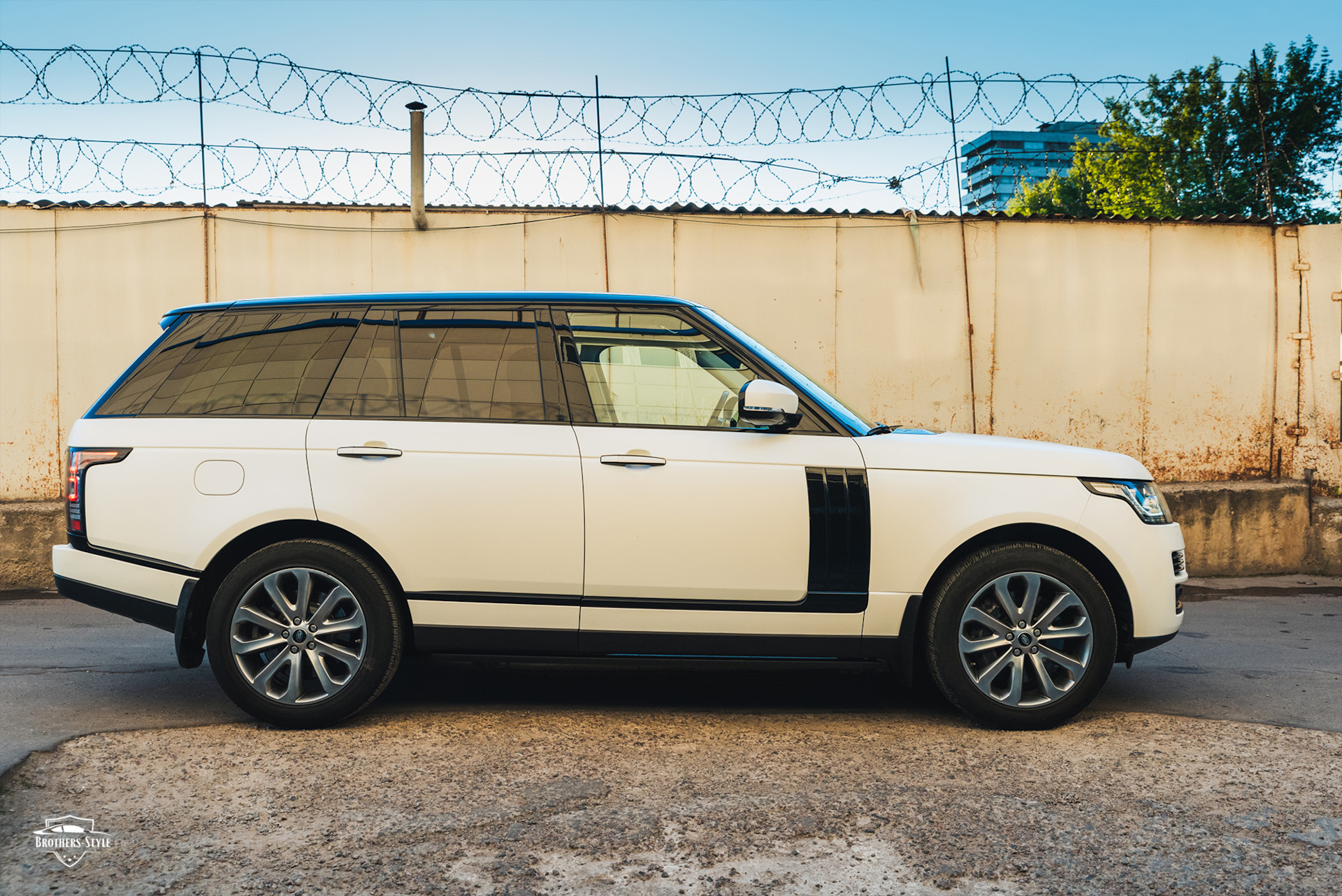 Оклейка range rover