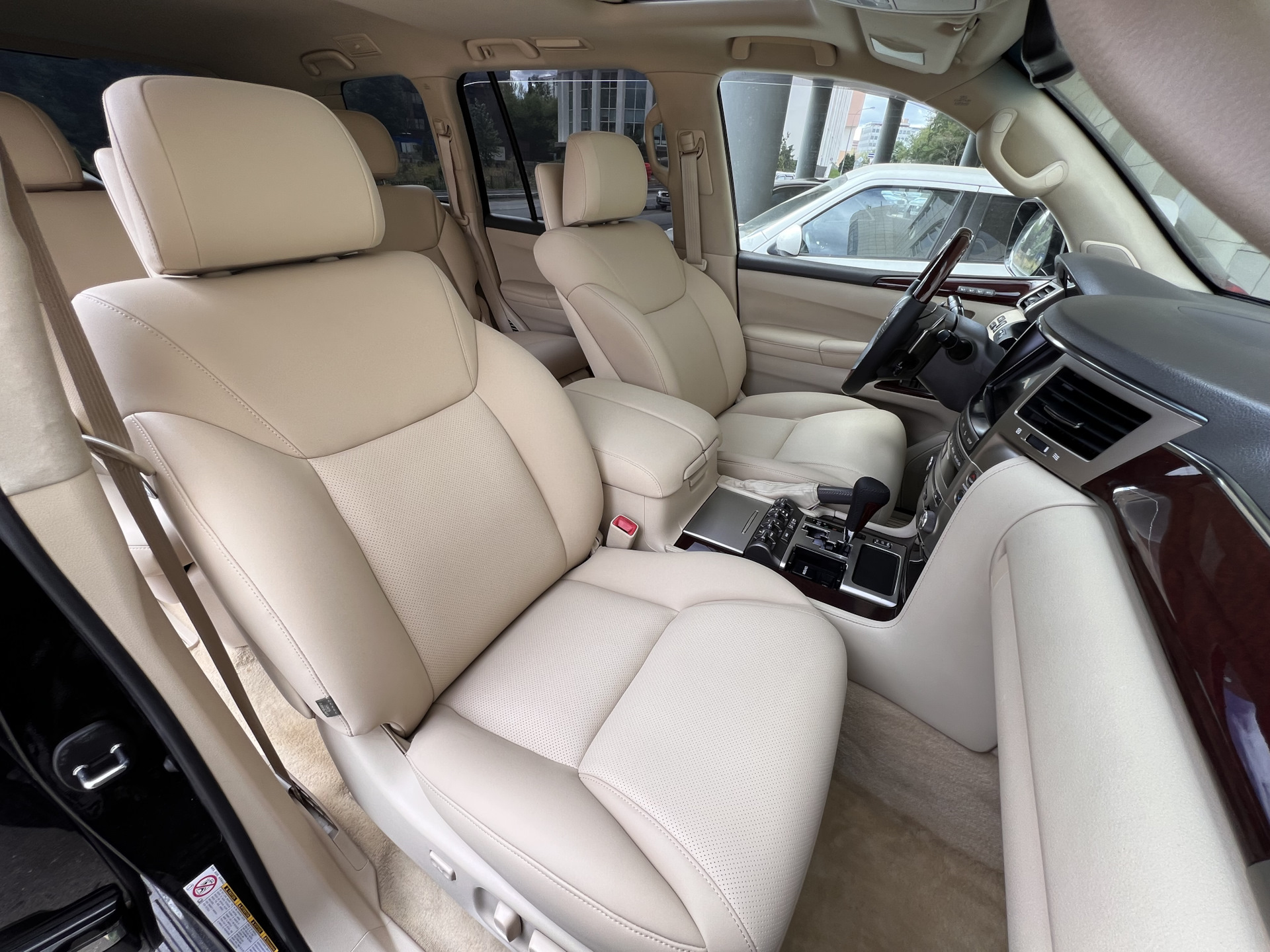 Lexus lx 570 перетяжка салона