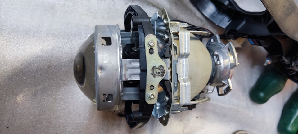 Замена отражателей/линз в фарах BMW X5 E53, день второй. — BMW X5 (E53 ...