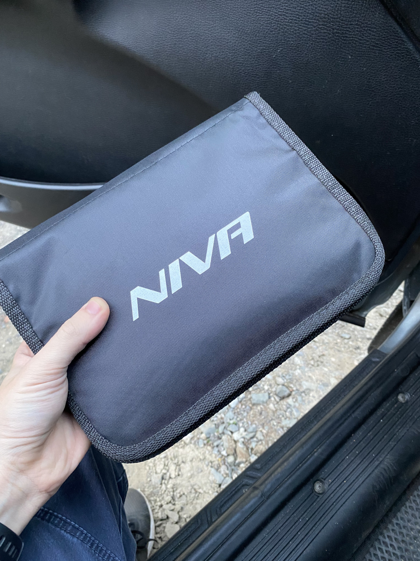 Папка под документы и сервисную книжку — Chevrolet Niva (1G), 1,7 л ...