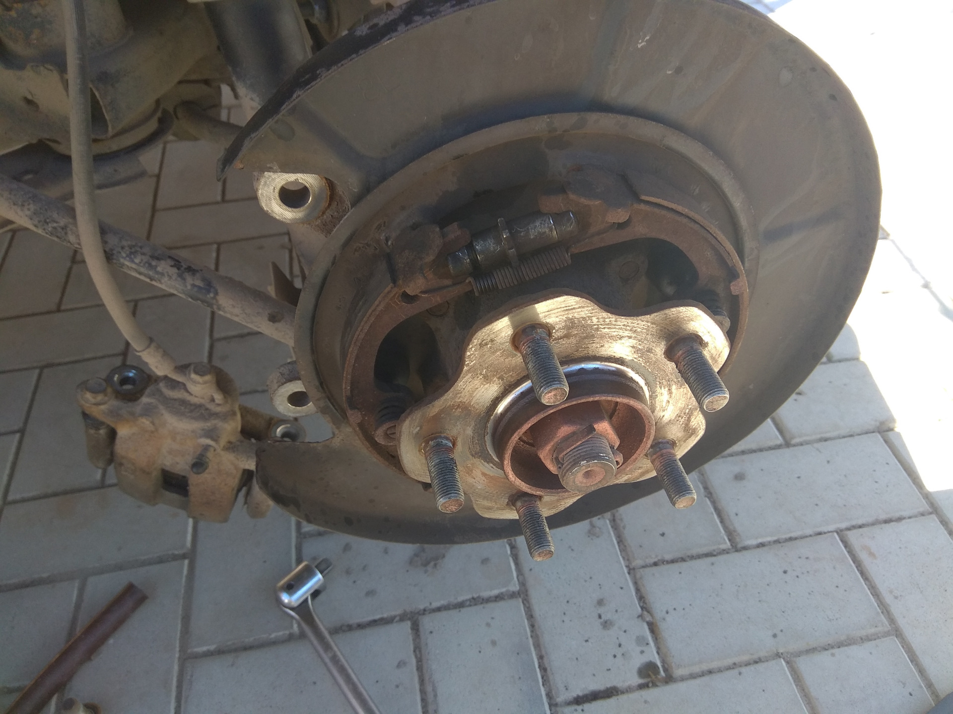Стояночный ножной тормоз — Nissan Murano I, 3,5 л., 2006 года | своими ...