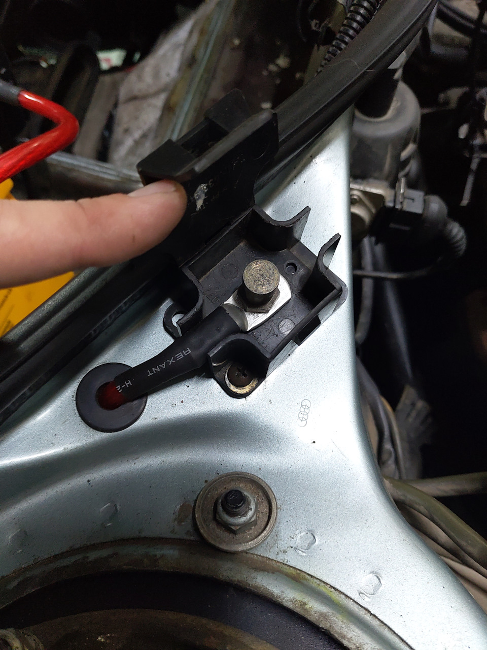 установка доп. "+" клеммы — Audi 100 (C4), 2,3 л, 1991 года | своими ...