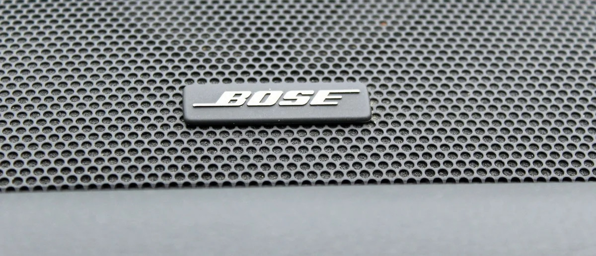 Bose nissan. Мурано z51 it08 акустика Bose. Bose 501 потолочные. Mazda 3 алюминиевая вставка двери Bose.