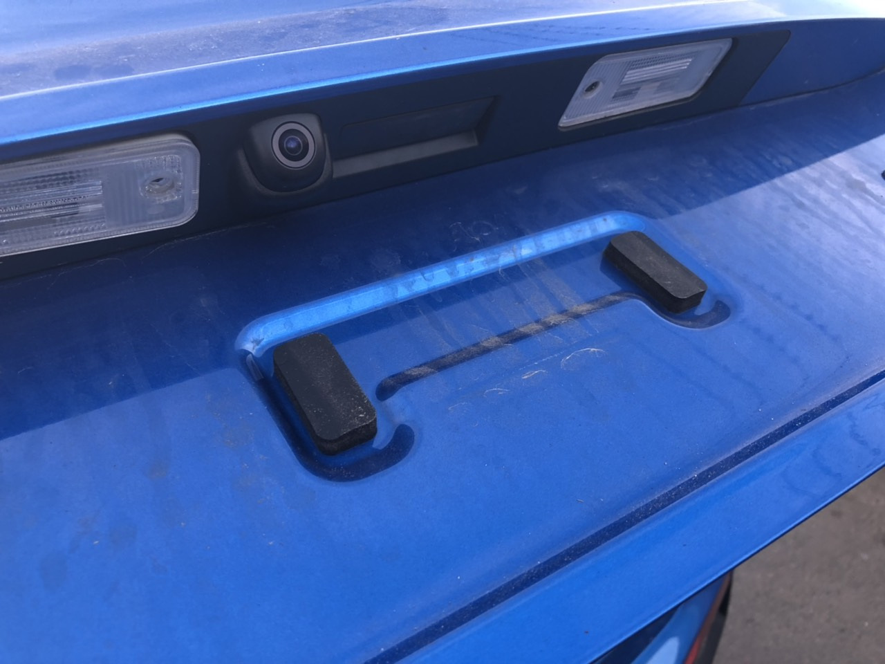 подсветка номера хендай крета. подсветка номера хендай крета. планка подсветки номерного знака хендай крета. фонарь подсветки номера хендай крета левый. подсветка номера крета.