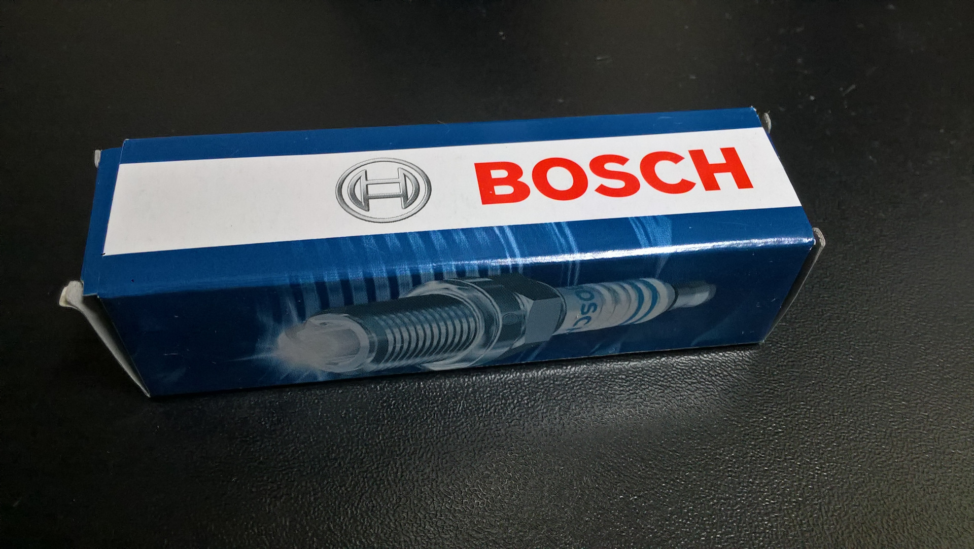 Свечи bosch аналоги. 0241135520 Bosch свеча зажигания. Bosch 0 241 135 520 свеча зажигания. 0 241 135 520 Свеча зажигания. 241135520 Bosch.