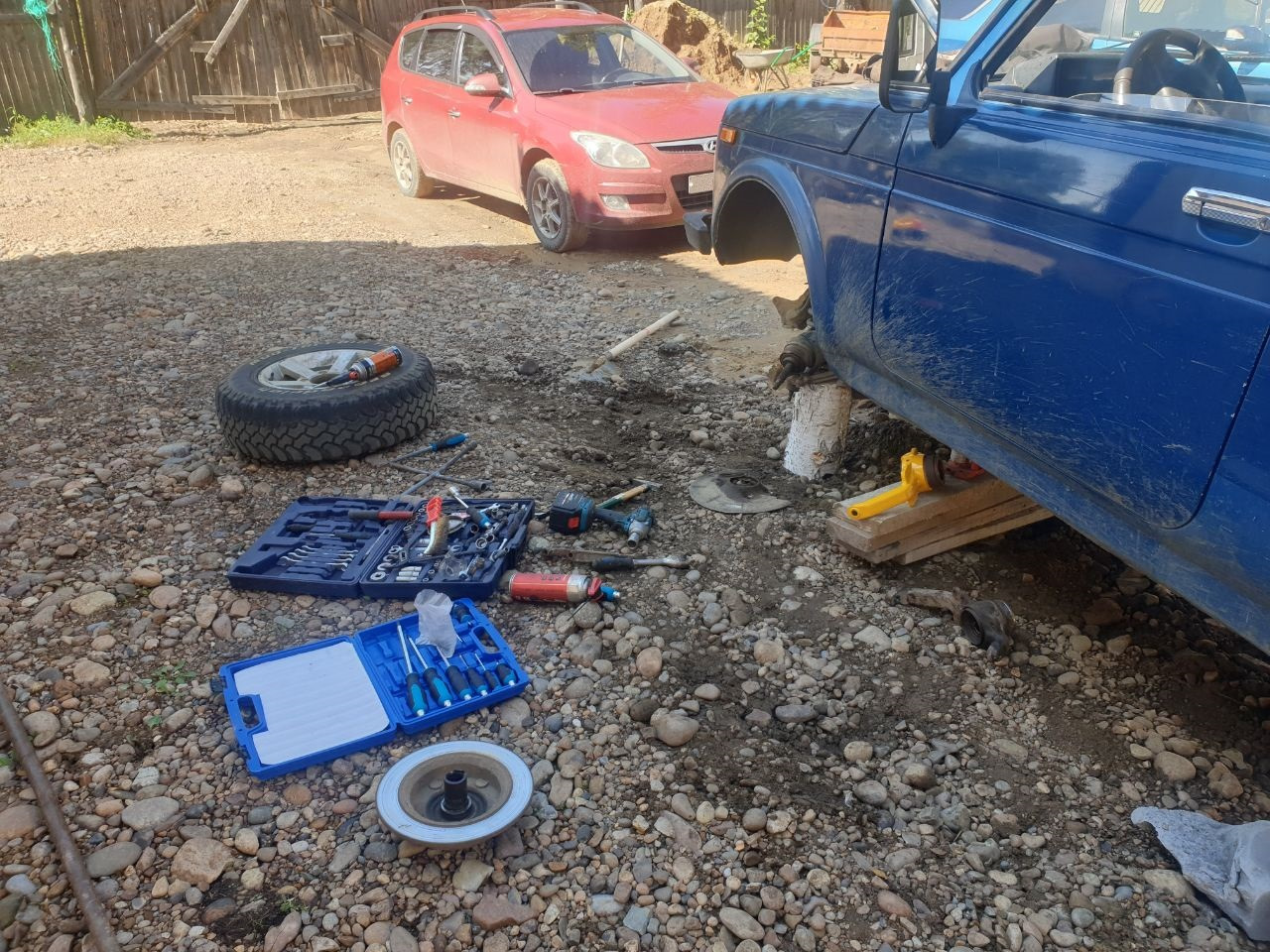 Замена поворотных кулаков на "Ивеко" которая затянулась… — Lada 4x4 3D ...