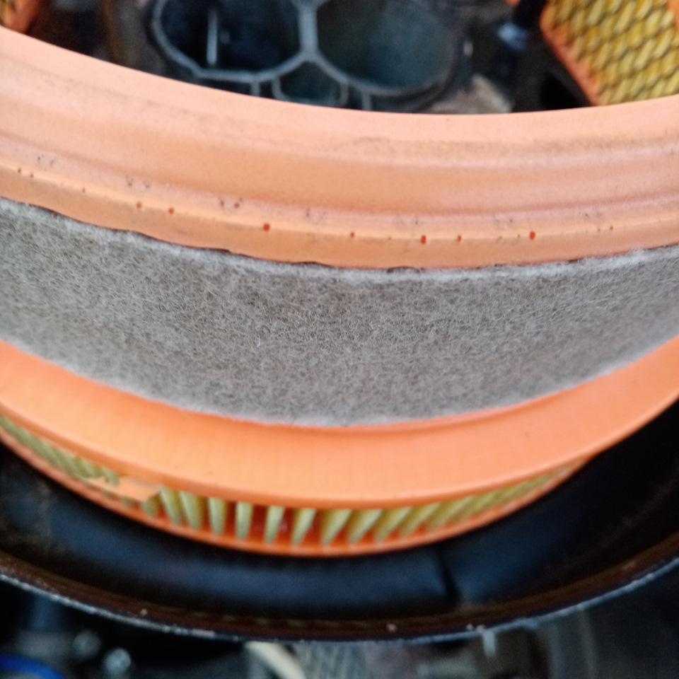 Новый фильтр и старый, тонкий с магазина ТракторЦентр фирму не помню. Найду фото-добавлю. — Москвич Святогор