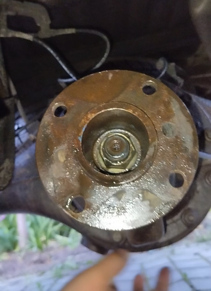 Сальник хвостовика редуктора заднего моста — Ford Ranger (2G), 2,5 л ...
