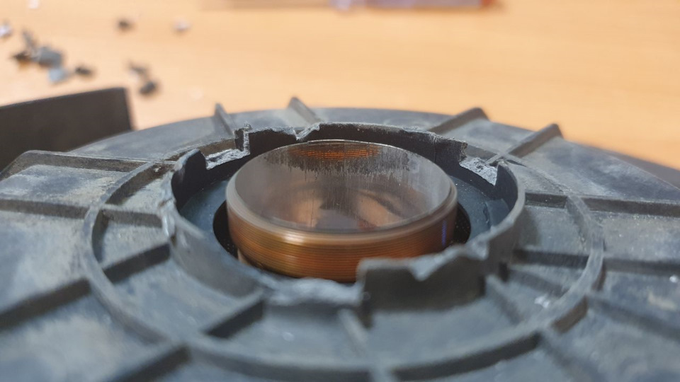 Дербаним штатный хрипящий динамик — Audi A6 (C7), 2 л, 2017 года ...