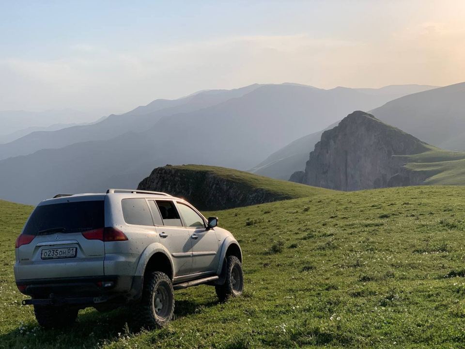 Иджеванские горы — Mitsubishi Pajero Sport (2G)