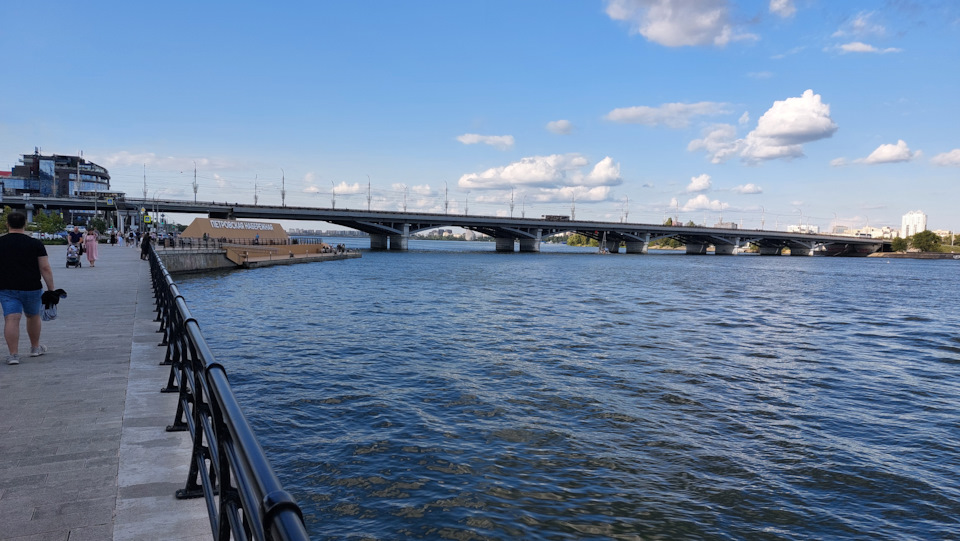 Петровская набережная — KIA Sorento (2G)