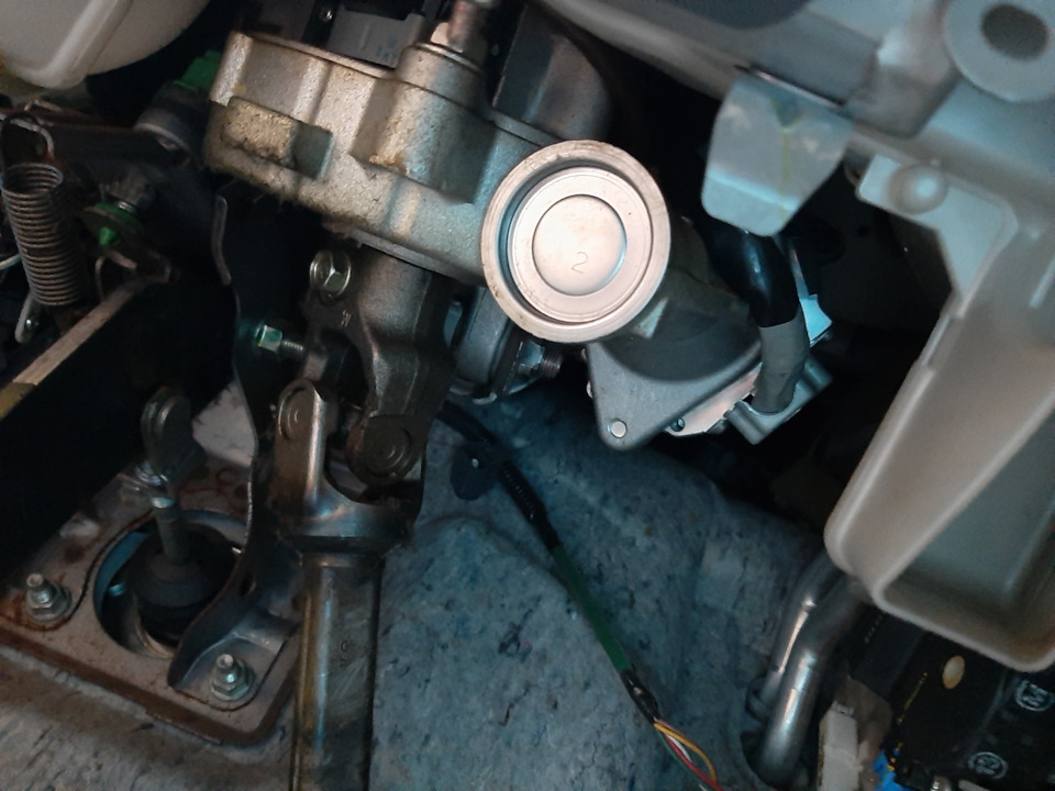 Гремел руль на мелких неровностях — Lexus RX 450h (3G), 3,5 л, 2010 ...