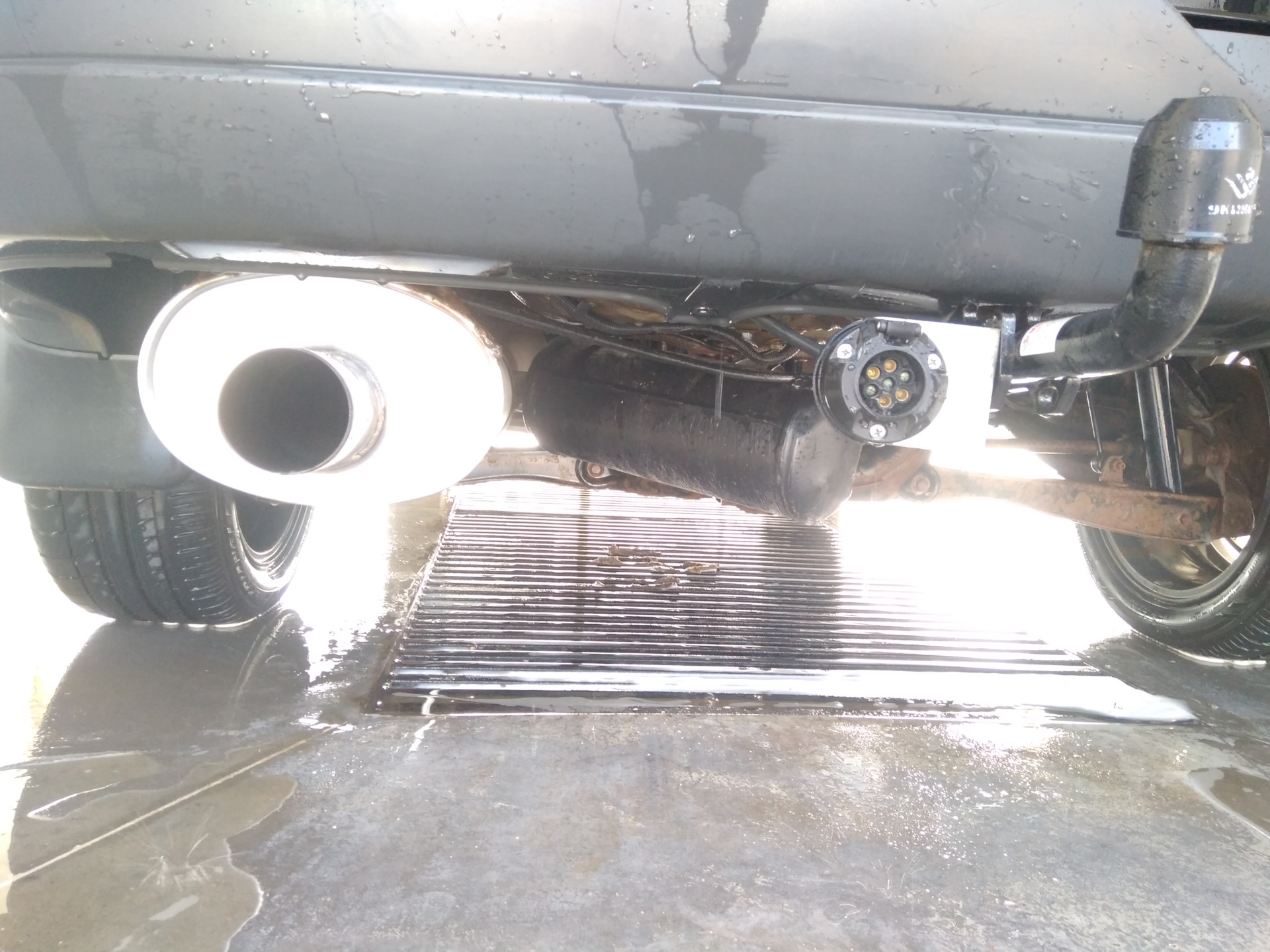 Установка выпускного коллектора HKS и резонатора Гельмгольца — Honda CR ...