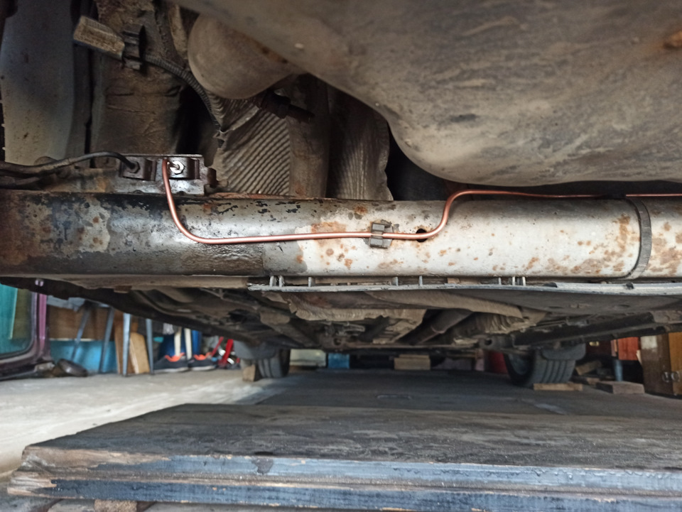 Задние тормозные трубки. Часть 2. — Renault Laguna II, 1,9 л., 2001 ...