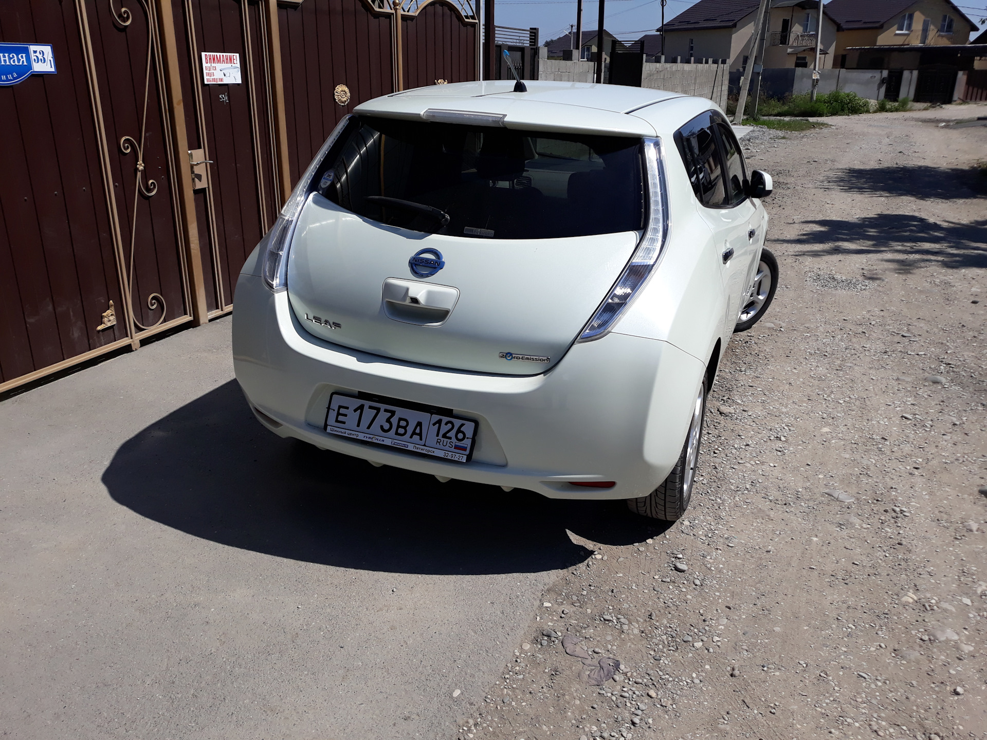 Двигатель nissan leaf. Ниссан лиф 1. Ниссан лиф серый. Ниссан лиф 1990. Ниссан лиф 1954.